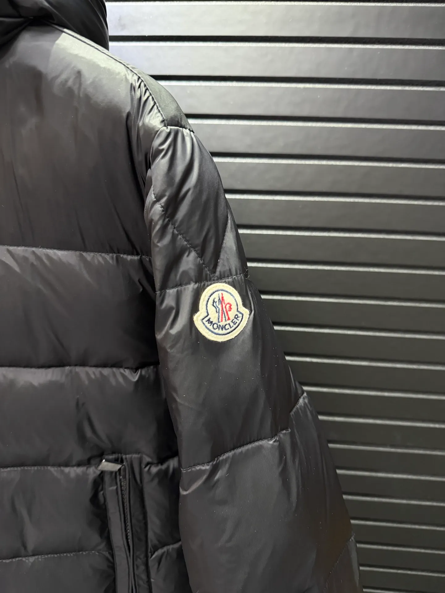 moncler Moner✖Salzman️ ， Salzman ， 。 Longue Saison ， ， 。 Moner 、 。 Longue Saison Moner ， Moner ， 。 ：100% ； ：100% ； ：80% ，10% ；1 ：100% ：Black White Sizes:12345